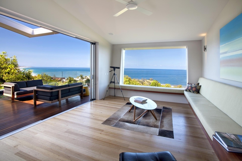 salon et terrasse - Coolum Bays House par Aboda Design Group - Coolum Beach, Australie - photo Paul Smith