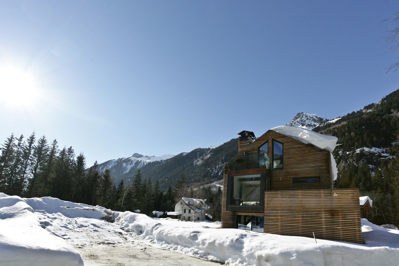 façade parking - Chalet Piolet par Chevallier Architectes - Chamonix, France