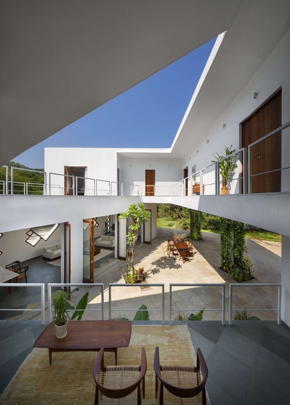 terrasse intérieure - Tomoe Villas par Note Design - ALibag, Inde