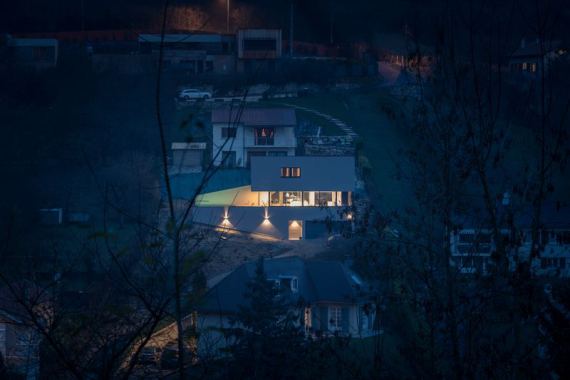 Vue extérieure nuit - Maison contemporaine - Parc Architecte - Saint Romain-au-Mont-d'or