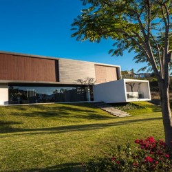 Red Oak House par Roof Arquitectos - Morelia, Mexique